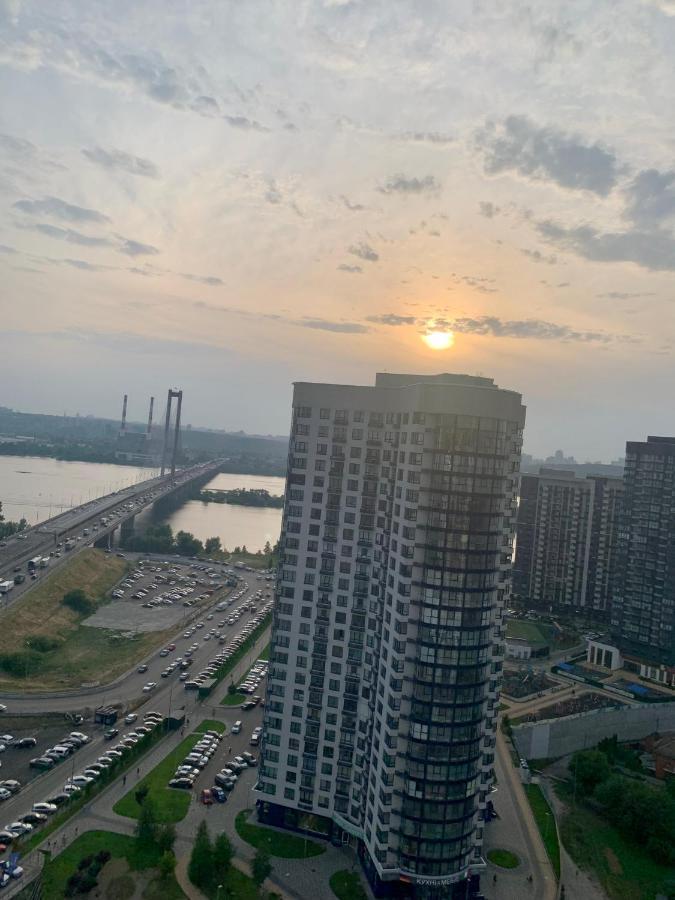 New 3 Near The Metro Station 基輔