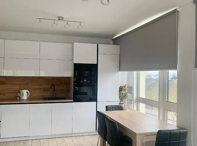 New 3 Rooms Apartment Near The Metro Station