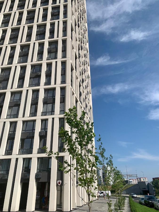 New 3 Near The Metro Station Apartment *