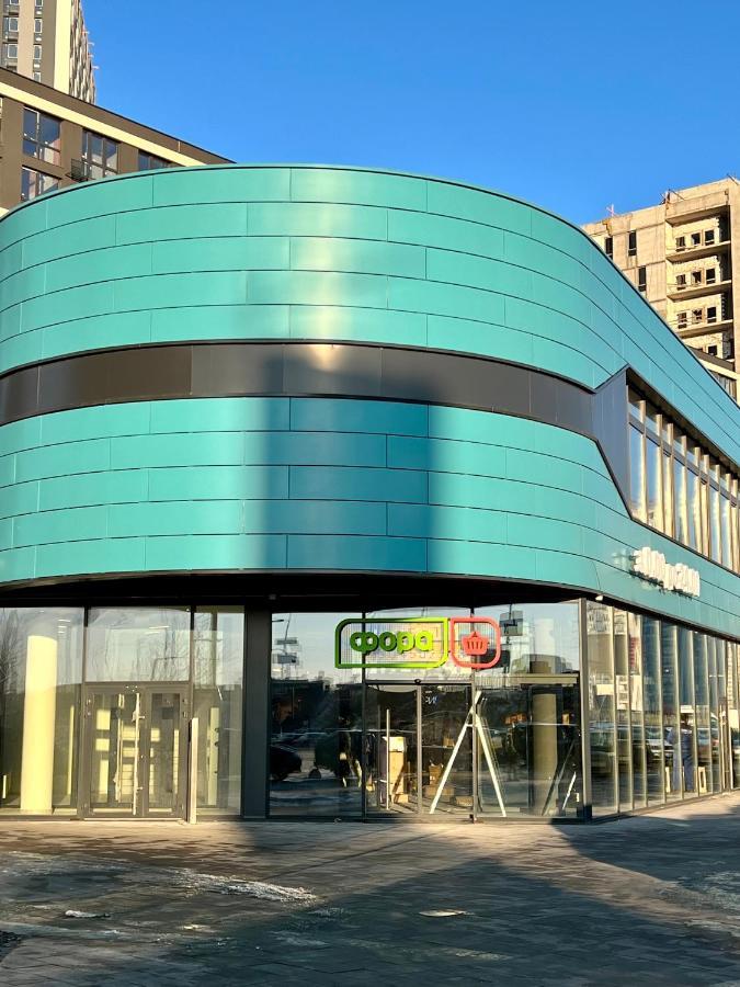 New 3 Near The Metro Station *
